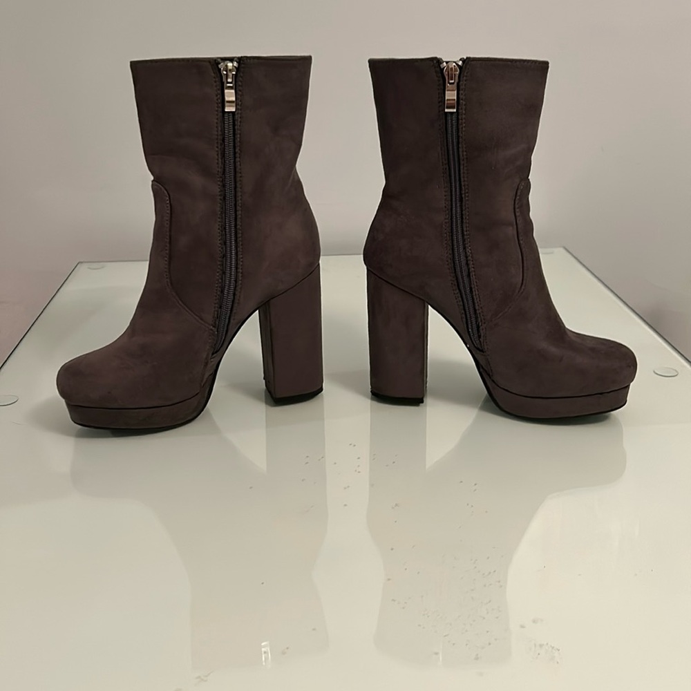 Grey suede boots great condition
